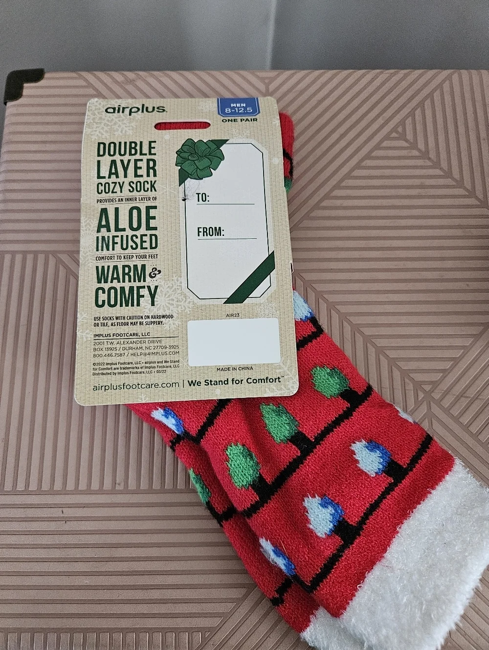 NEW Airplus Men's Double Layer Aloe Infused Warm Comfy Cozy Socks Red Christmas